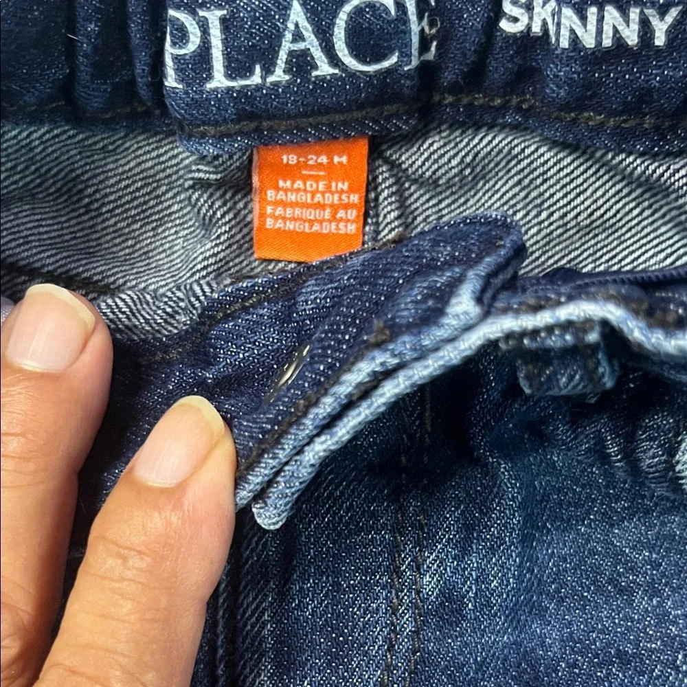 The Children's Place Navy Blue Kids Jeans is a bundle of 4 pieces !